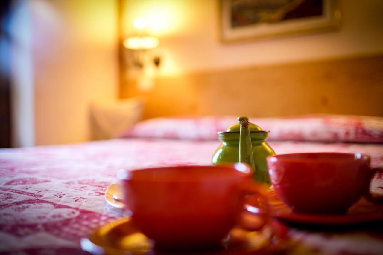Hotel Locanda Belvedere Courmayeur Room photo