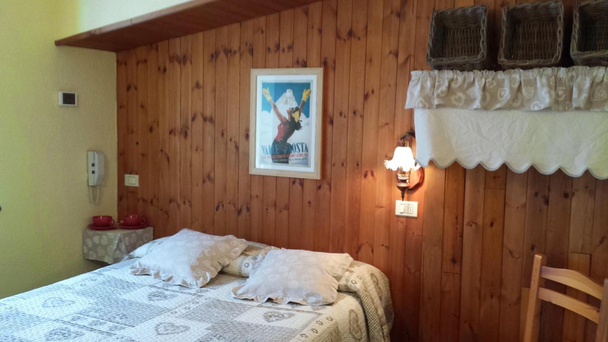 Hotel Locanda Belvedere Courmayeur Exterior photo