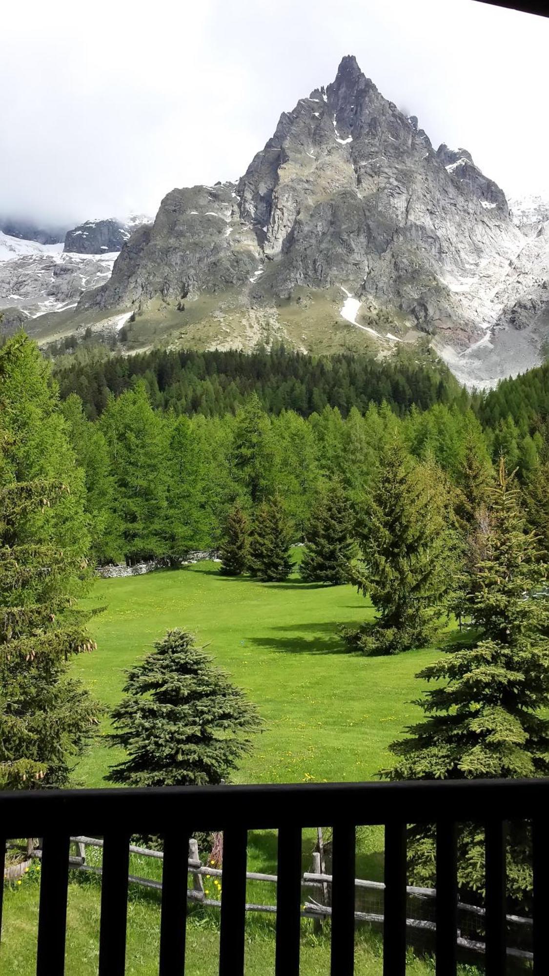 Hotel Locanda Belvedere Courmayeur Room photo
