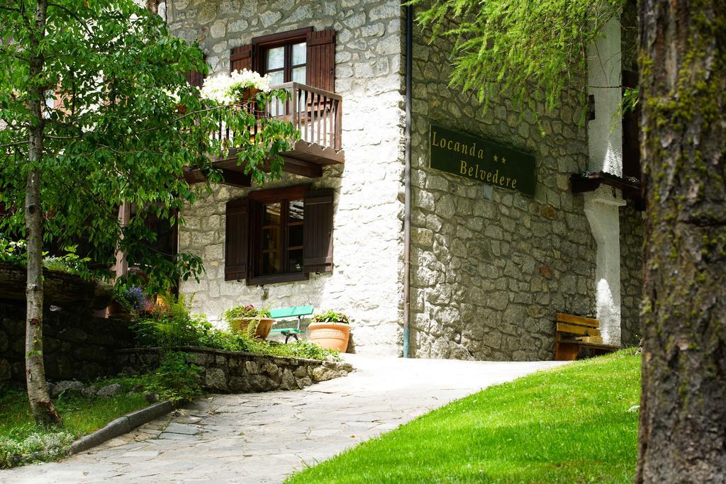 Hotel Locanda Belvedere Courmayeur Exterior photo