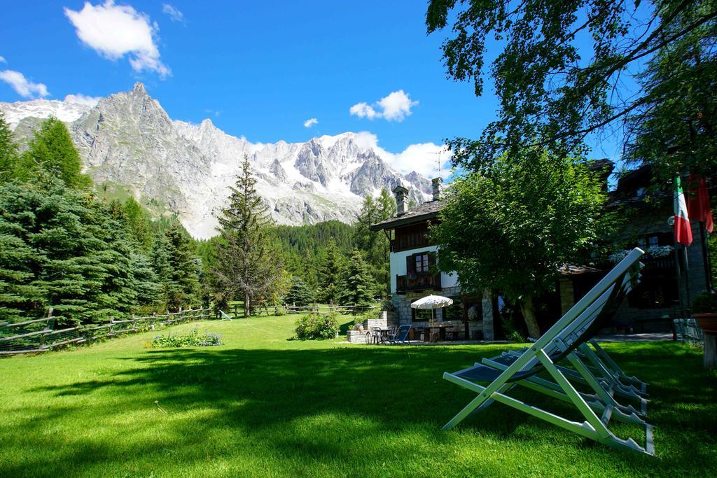 Hotel Locanda Belvedere Courmayeur Exterior photo