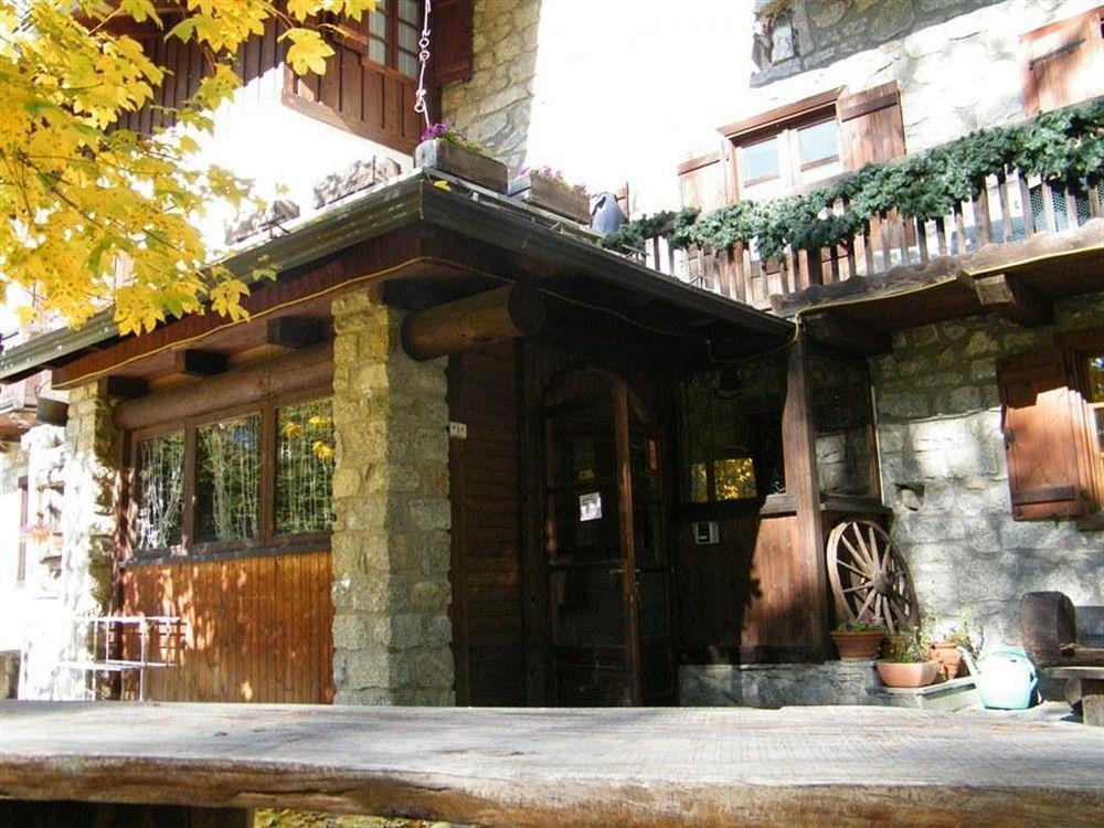 Hotel Locanda Belvedere Courmayeur Exterior photo