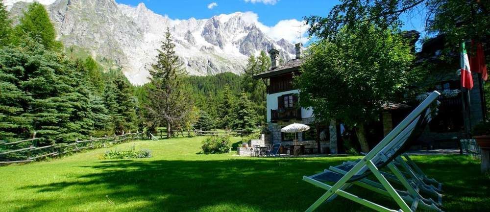 Hotel Locanda Belvedere Courmayeur Exterior photo