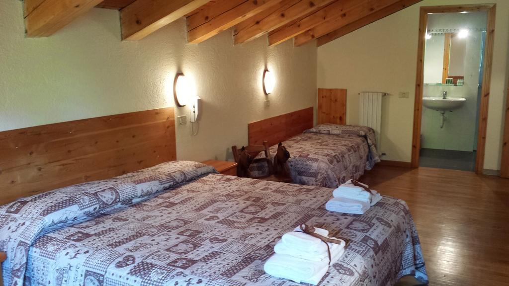 Hotel Locanda Belvedere Courmayeur Room photo
